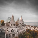 Scenic By Buda Castle Βουδαπέστη